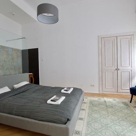 Luxury Apartment By Hi5 - Oktober 6 Street Budapest Exterior foto