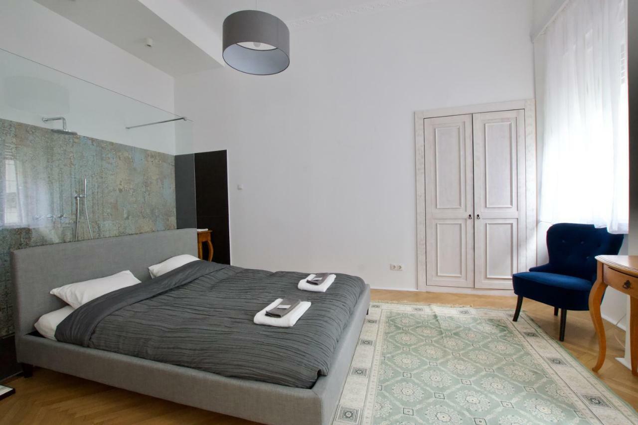 Luxury Apartment By Hi5 - Oktober 6 Street Budapest Exterior foto