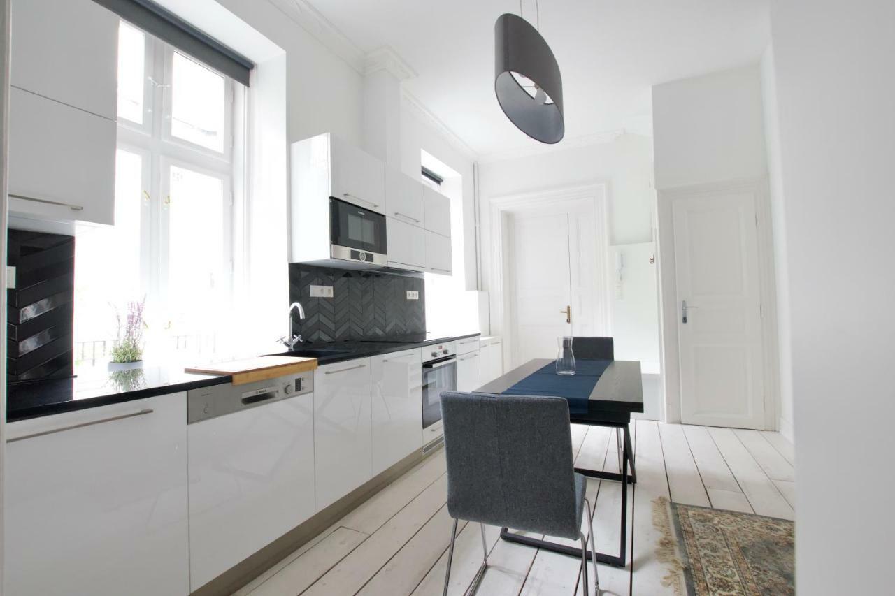 Luxury Apartment By Hi5 - Oktober 6 Street Budapest Exterior foto