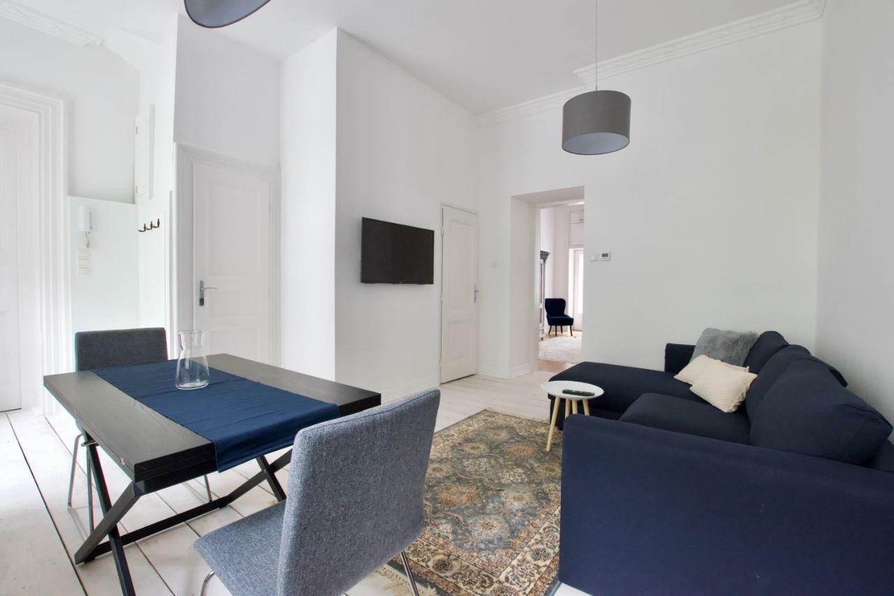 Luxury Apartment By Hi5 - Oktober 6 Street Budapest Exterior foto
